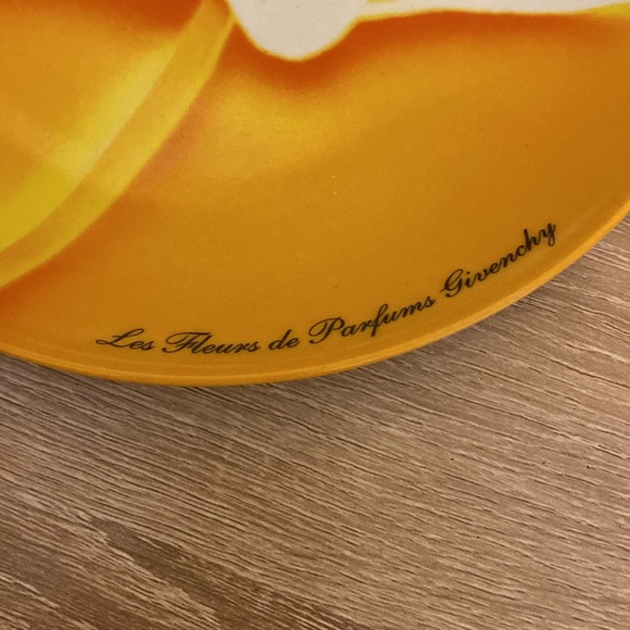 2003 Givenchy Les Fleurs De Parfums 8” Dessert Plate Yellow Orange Lily - Picture 2 of 4